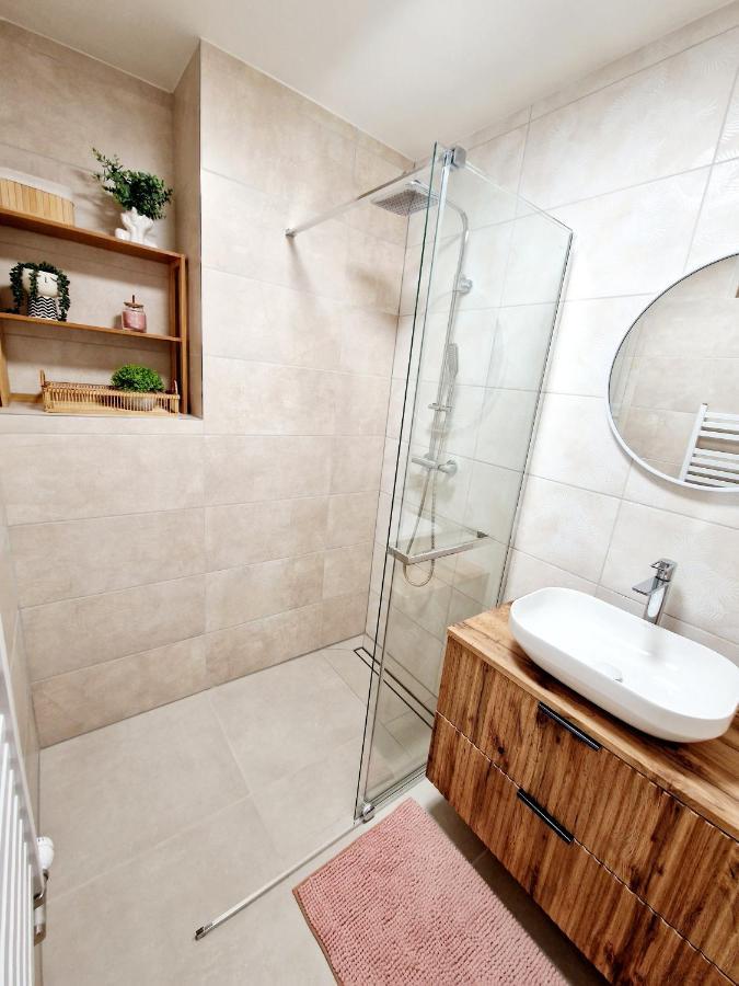 City Center Apartment - Self Check-In Spisska Nova Ves Ngoại thất bức ảnh